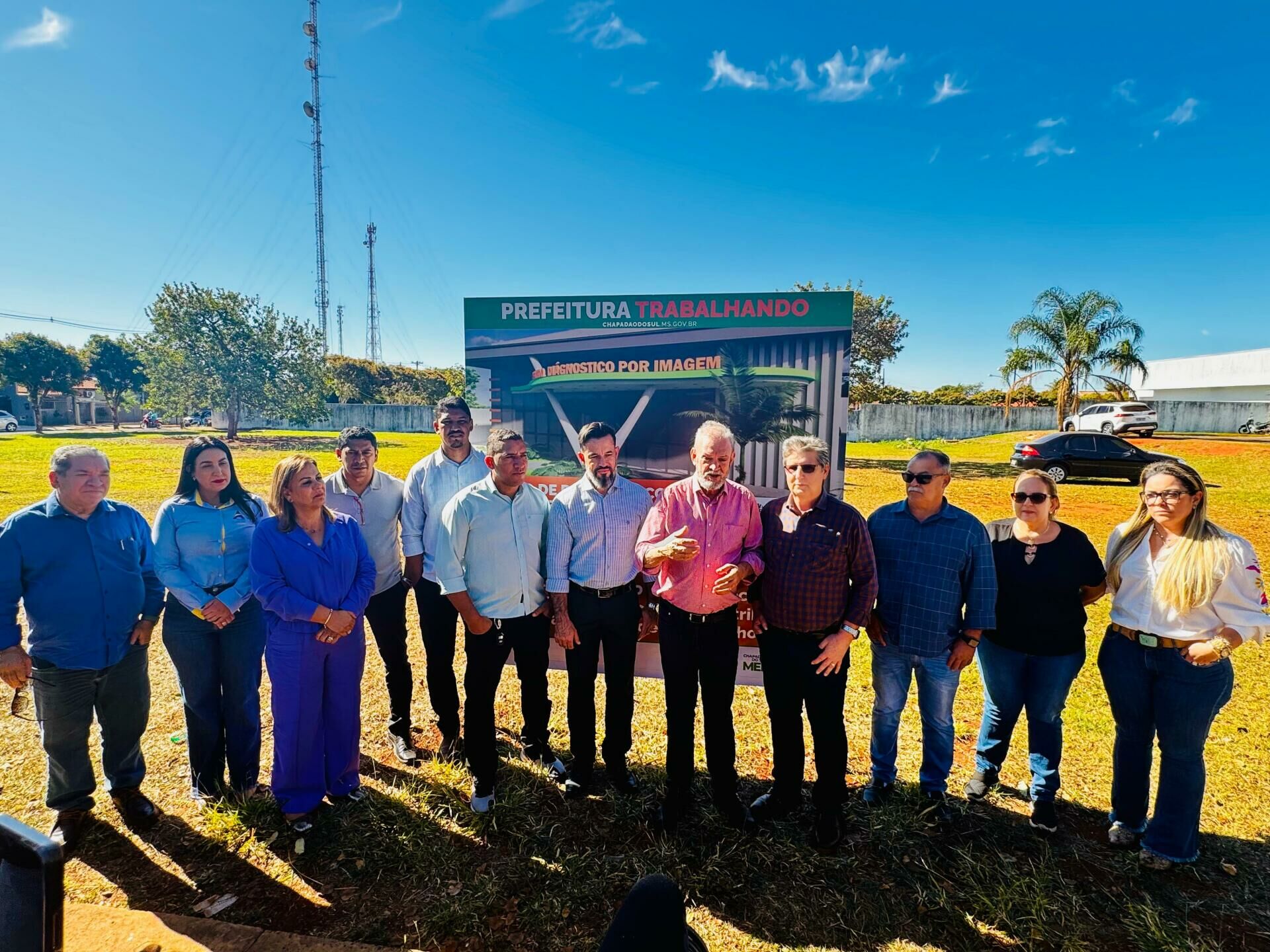 Imagem de compartilhamento para o artigo Chapadão do Sul recebe R$ 3 milhões de Geraldo Resende para duas grandes obras na saúde: ESF Liív e Centro de Imagem da MS Todo dia